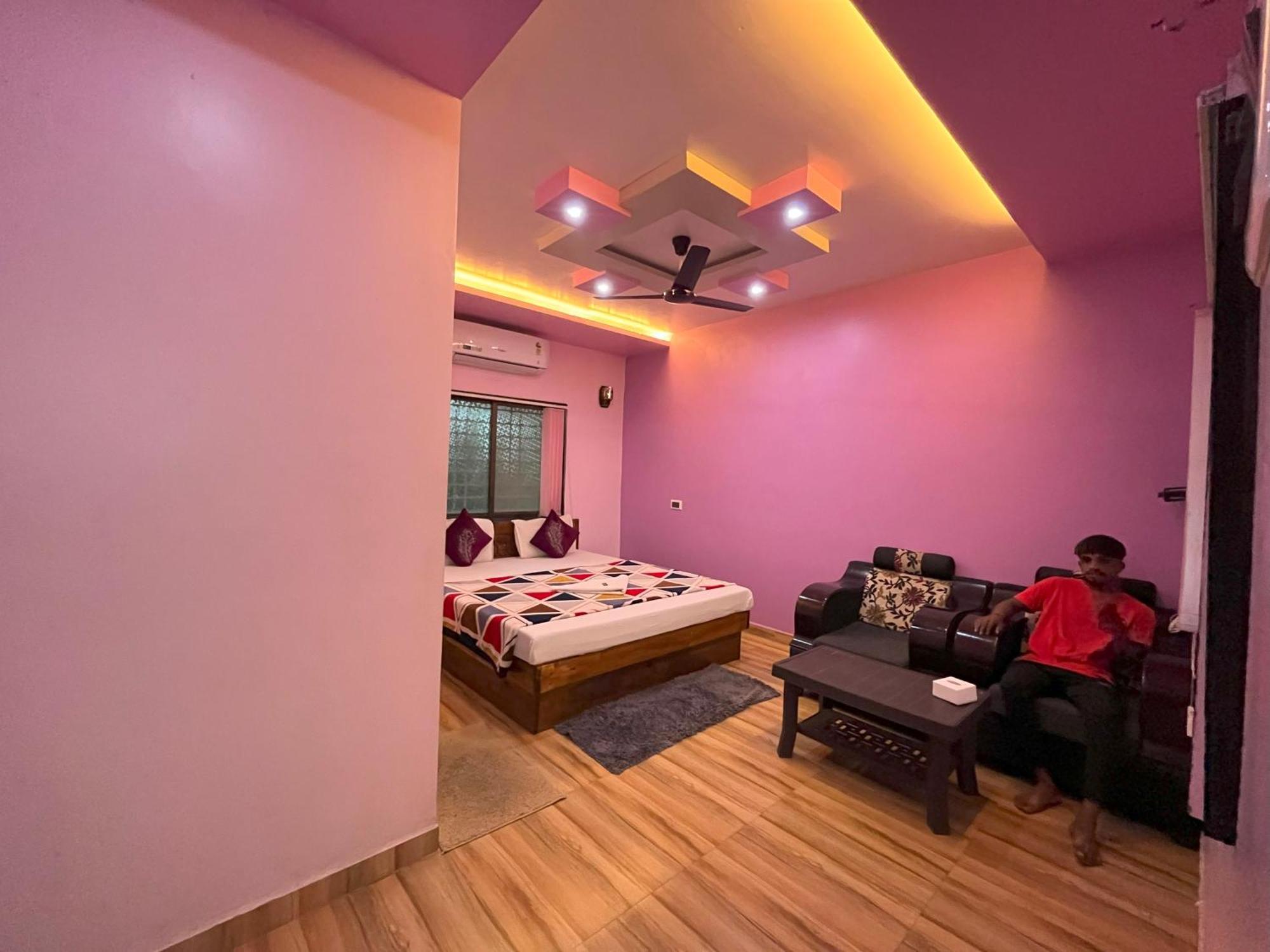 Anand Valley Hotel Panhala Exterior photo